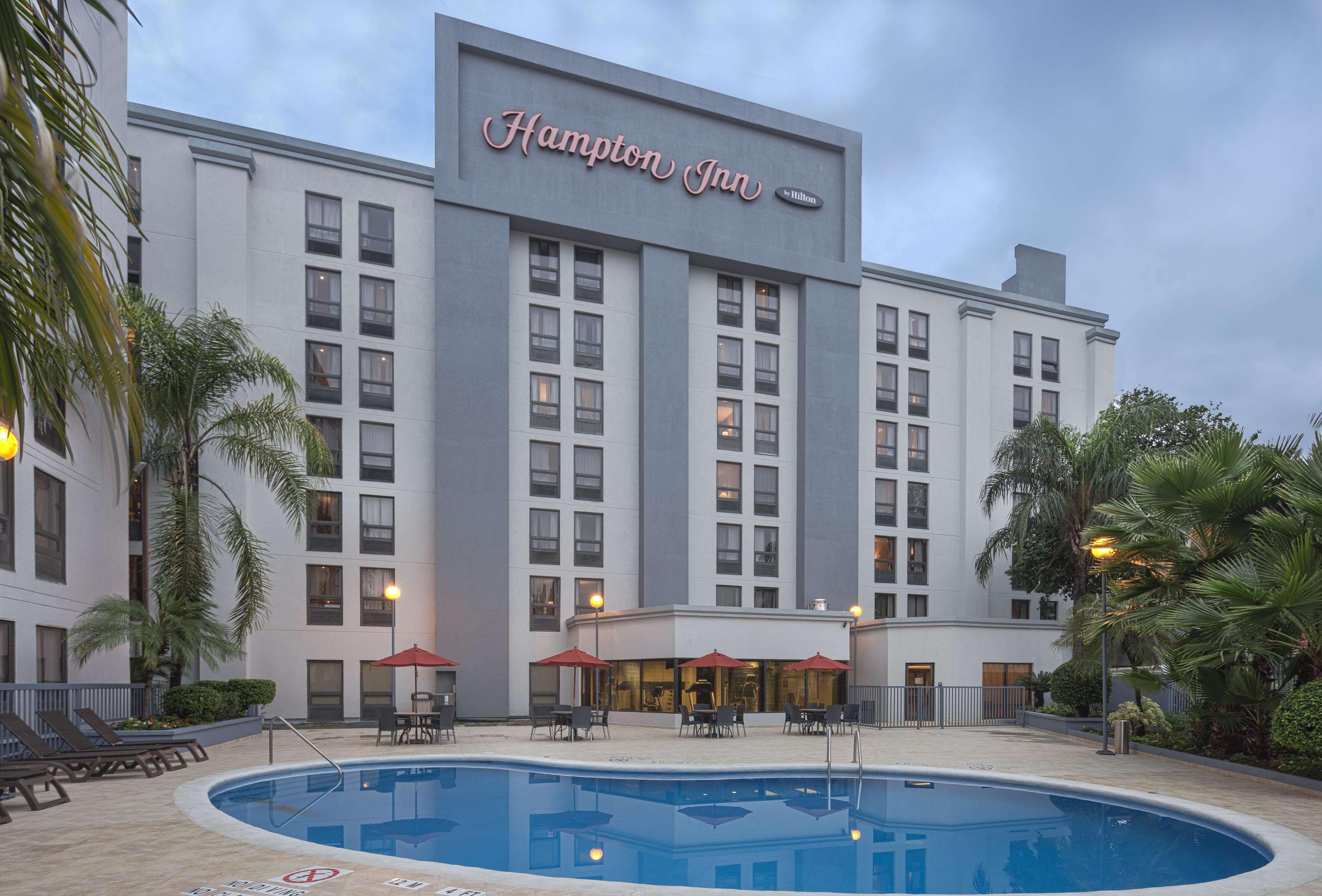 Hampton By Hilton Monterrey Galerias Obispado Zewnętrze zdjęcie