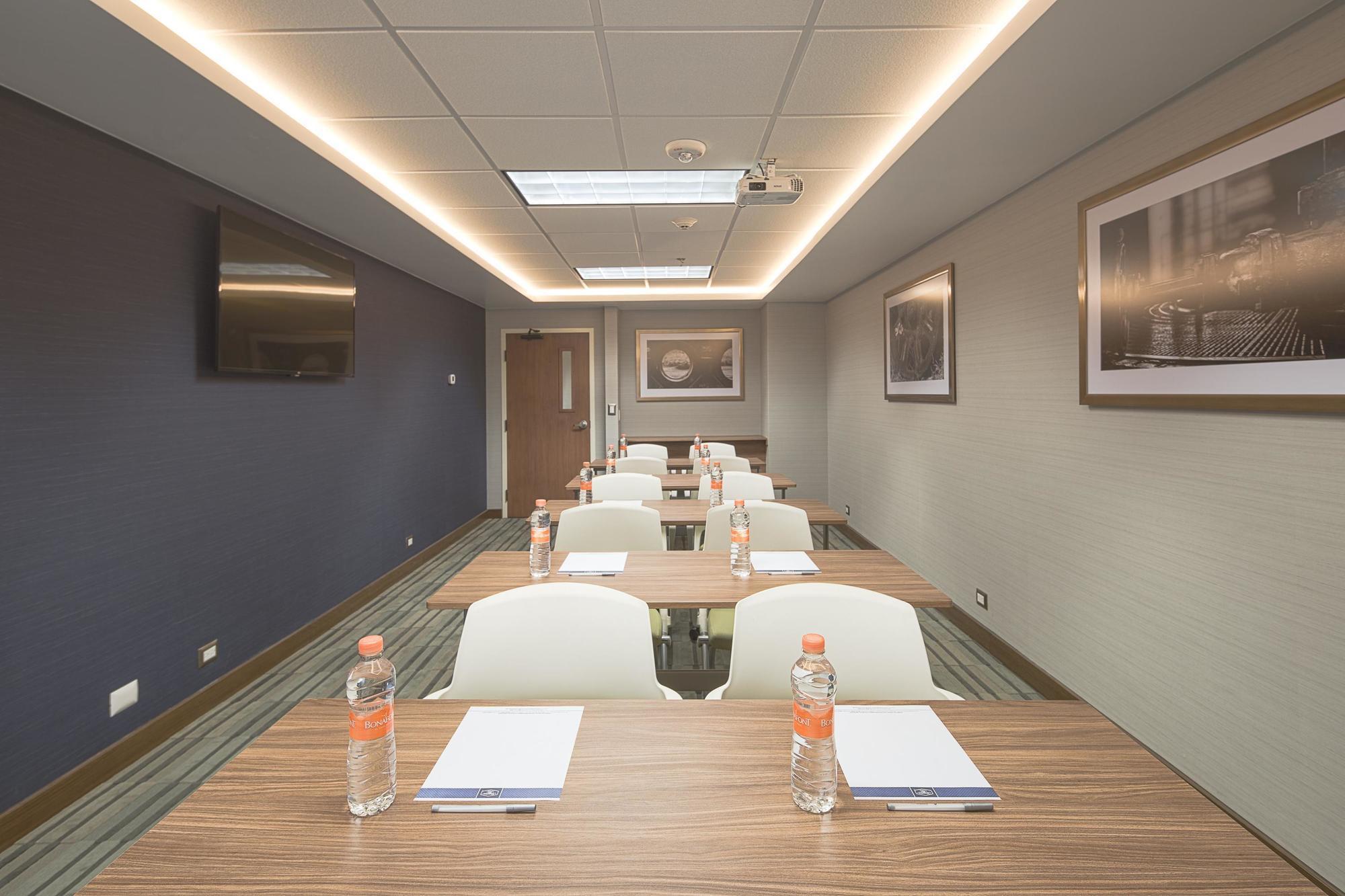 Hampton By Hilton Monterrey Galerias Obispado Zewnętrze zdjęcie