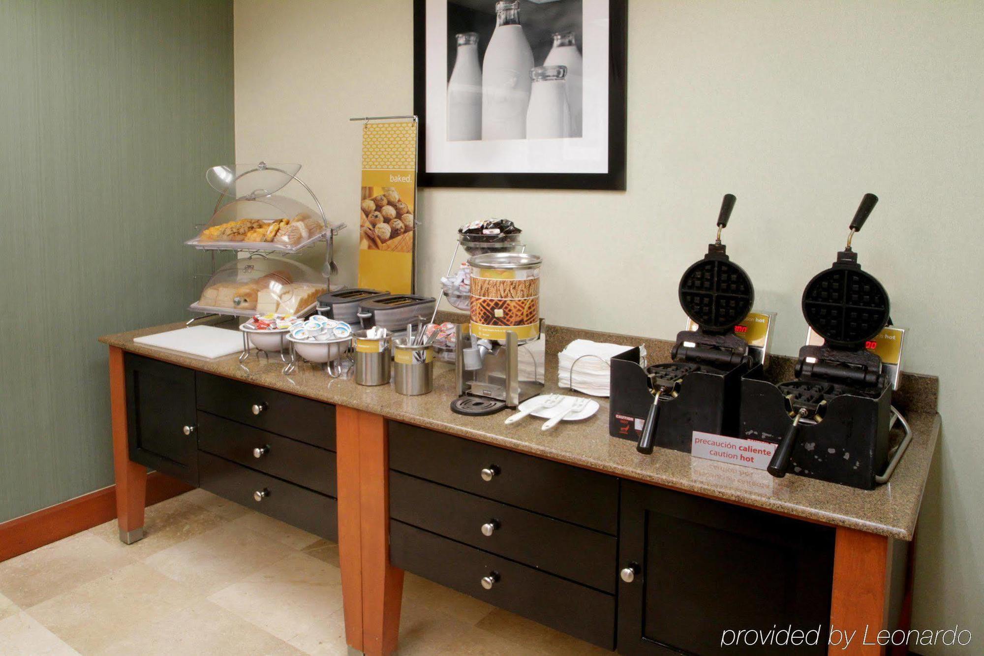Hampton By Hilton Monterrey Galerias Obispado Zewnętrze zdjęcie