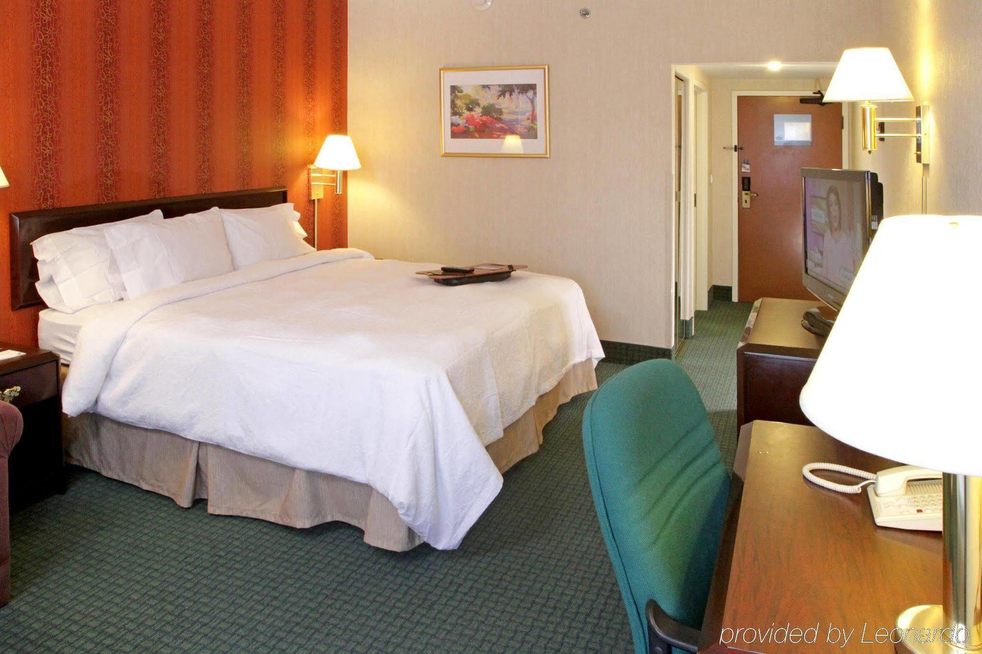Hampton By Hilton Monterrey Galerias Obispado Zewnętrze zdjęcie